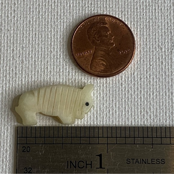 Vintage Native American Zuni Hand Carved Buffalo Fetish Bead Drilled Animal 1" - Picture 10 of 15